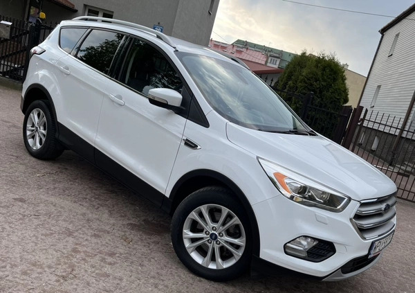 Ford Kuga cena 61700 przebieg: 198555, rok produkcji 2017 z Olsztynek małe 704